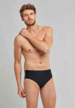 Schiesser Bade-sir With Zip Pocket Knitwear Recycled Fine Stripes Black - Nautical Casual -Uni Style Shop bade sir mit reissverschluss tasche wirkware recycelt feiner streifen schwarz nautical casual 172772 000 front