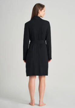 Schiesser Bathrobe Modal Lapel Collar Belt Black - Selected! Premium Inspiration 9 Schiesser Bathrobe Modal Lapel Collar Belt Black - Selected! Premium Inspiration -Uni Style Shop bademantel modal reverskragen guertel schwarz selected premium inspiration 175509 000 back