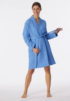 Schiesser Bathrobe Waffle Piqué Blue - Essentials 7 Schiesser Bathrobe Waffle Piqué Blue - Essentials -Uni Style Shop bademantel waffelpiqu blau essentials 178411 800 front