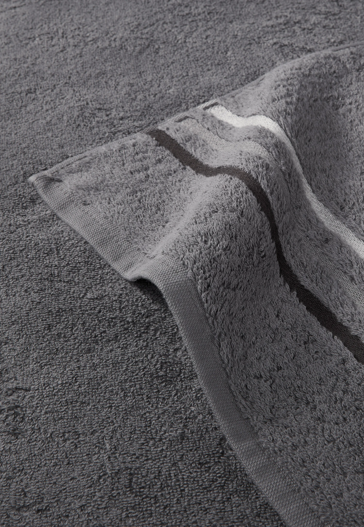 Guest Towel Skyline Color 70x140 Anthracite - SCHIESSER Home 1 Guest Towel Skyline Color 70x140 Anthracite - SCHIESSER Home