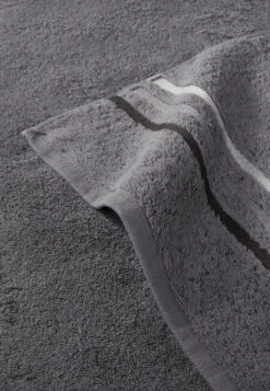 Towel Skyline Color 50x100 Anthracite - SCHIESSER Home -Uni Style Shop handtuch skyline color 50x100 anthrazit schiesser home 179864 203 detail3