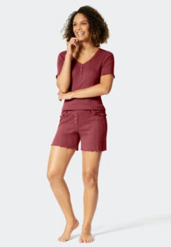 Schiesser Pants Short Organic Cotton Openwork Decorative Buttons Berry - Mix & Relax 8 Schiesser Pants Short Organic Cotton Openwork Decorative Buttons Berry - Mix & Relax -Uni Style Shop hose kurz organic cotton ajouree zierknoepfe beere mix relax 176874 512 front