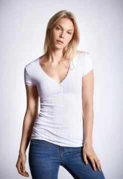 Schiesser Short-sleeved Shirt White - Revival Agathe -Uni Style Shop shirt kurzarm weiss revival agathe 162562 100 front