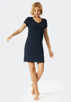 Schiesser Sleep Shirt Short-sleeved Double Rib V-neck Midnight Blue - Modern Rib - Natural Dye 5 Schiesser Sleep Shirt Short-sleeved Double Rib V-neck Midnight Blue - Modern Rib - Natural Dye -Uni Style Shop sleepshirt kurzarm doppelripp v ausschnitt nachtblau modern rib natural dye 176851 804 front