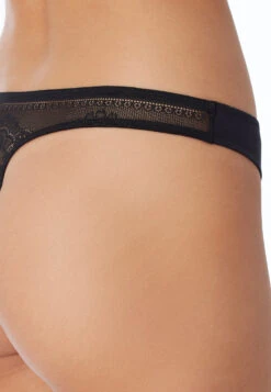 Schiesser Microfiber String Lace Black - Invisible Lace -Uni Style Shop string microfaser spitze schwarz invisible lace 161918 000 detail3